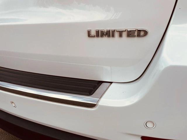 Photo of 2015 Bright White Clearcoat Jeep Grand Cherokee