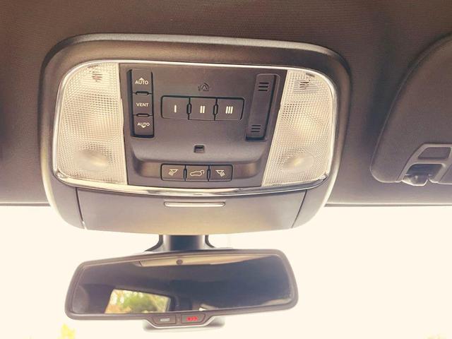 Photo of 2015 Bright White Clearcoat Jeep Grand Cherokee