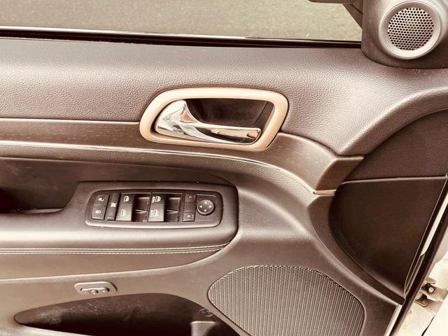 Photo of 2015 Bright White Clearcoat Jeep Grand Cherokee
