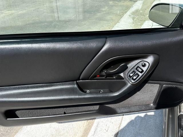 Photo of 2002 Light Pewter Metallic Chevrolet Camaro