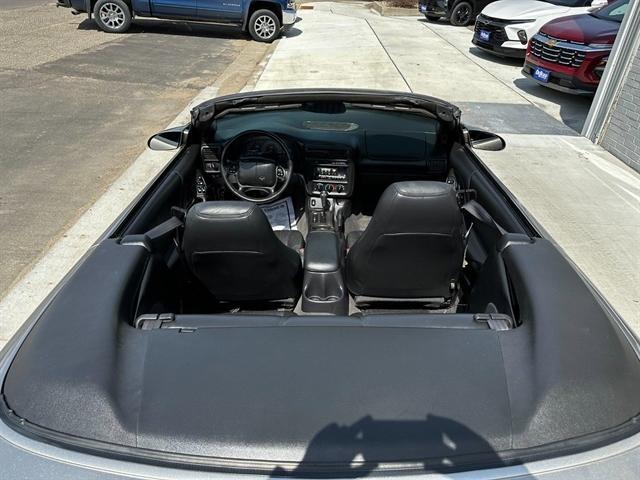 Photo of 2002 Light Pewter Metallic Chevrolet Camaro