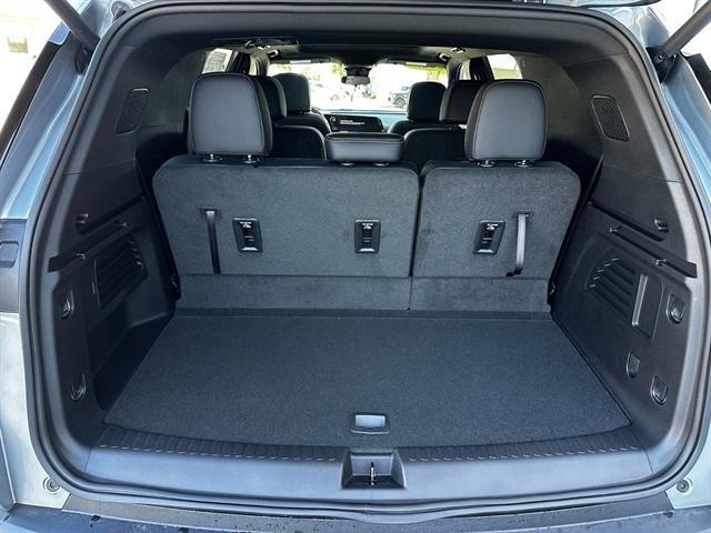 Photo of 2025 Sterling Gray Metallic Chevrolet Traverse