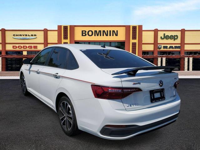 Photo of 2024 Pure White Volkswagen Jetta