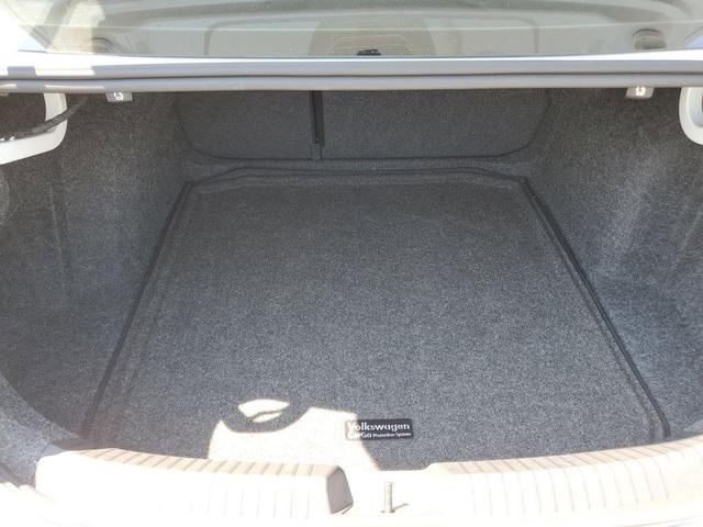 Photo of 2024 Pure White Volkswagen Jetta