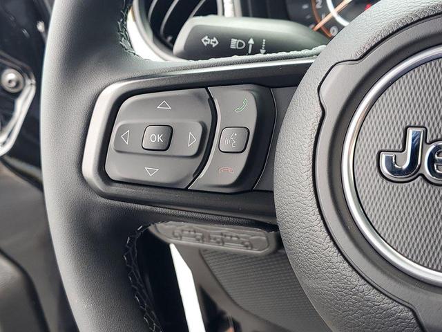 Photo of 2025 Black Clearcoat Jeep Gladiator