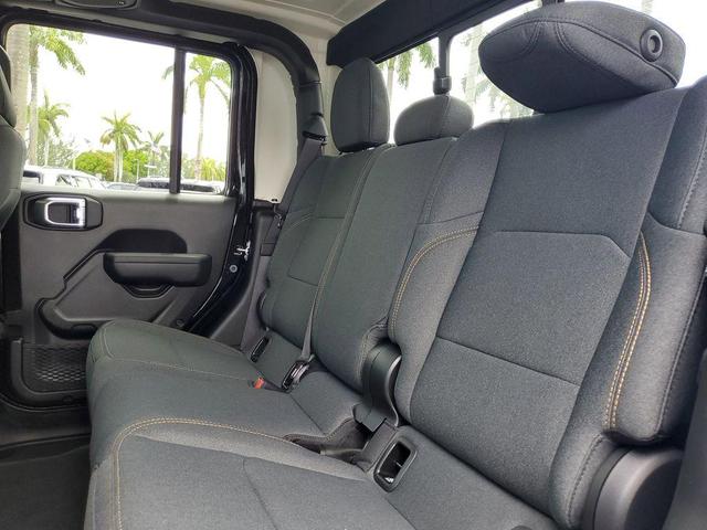Photo of 2025 Black Clearcoat Jeep Gladiator