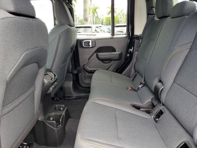 Photo of 2025 Black Clearcoat Jeep Gladiator