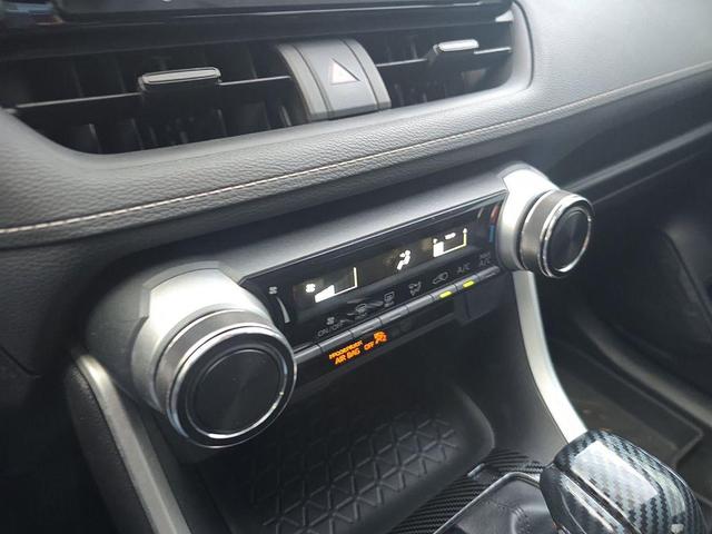 Photo of 2022 White Toyota RAV4