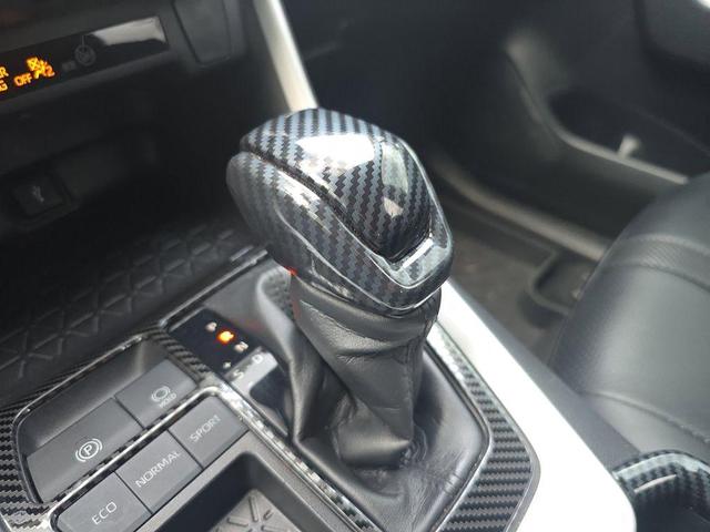 Photo of 2022 White Toyota RAV4