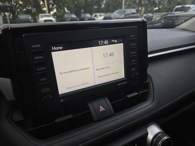 Photo of 2022 White Toyota RAV4