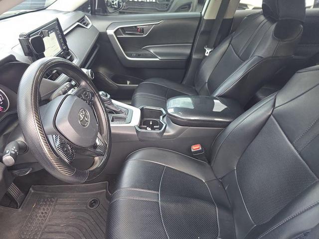 Photo of 2022 White Toyota RAV4