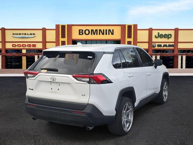 Photo of 2022 White Toyota RAV4