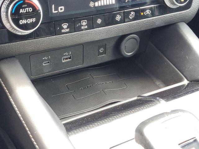 Photo of 2022 Gray Mitsubishi Outlander