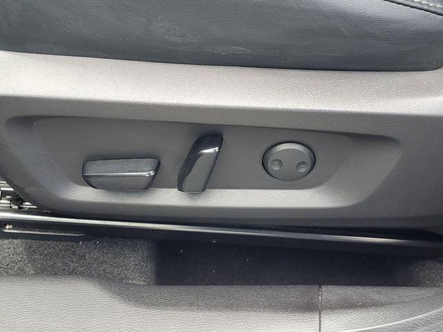 Photo of 2022 Gray Mitsubishi Outlander