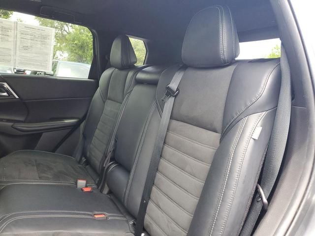 Photo of 2022 Gray Mitsubishi Outlander
