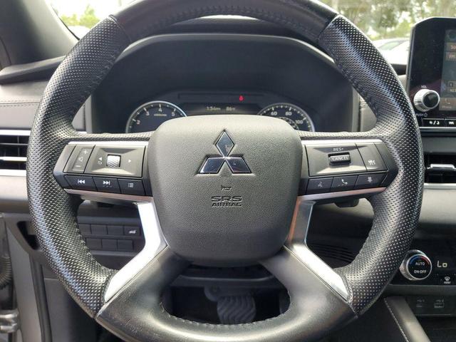 Photo of 2022 Gray Mitsubishi Outlander
