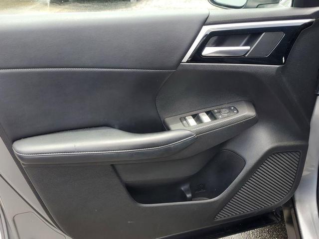 Photo of 2022 Gray Mitsubishi Outlander