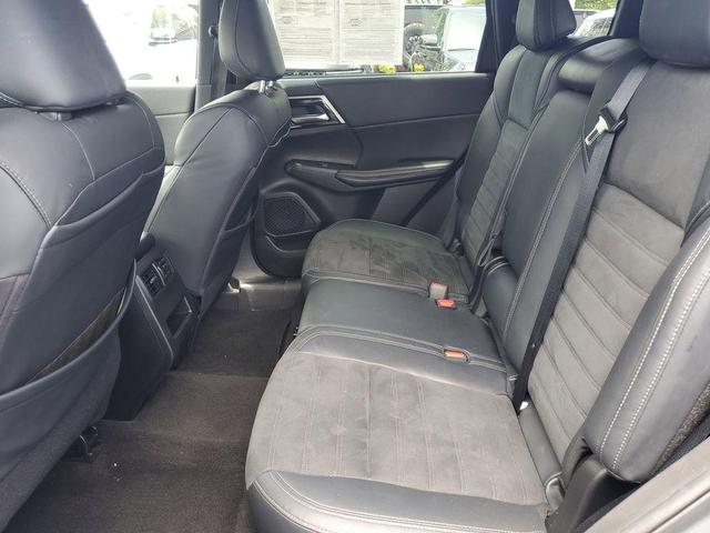 Photo of 2022 Gray Mitsubishi Outlander