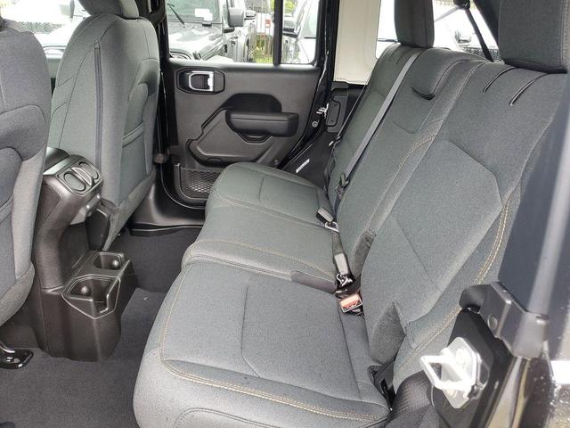 Photo of 2025 Black Clearcoat Jeep Wrangler