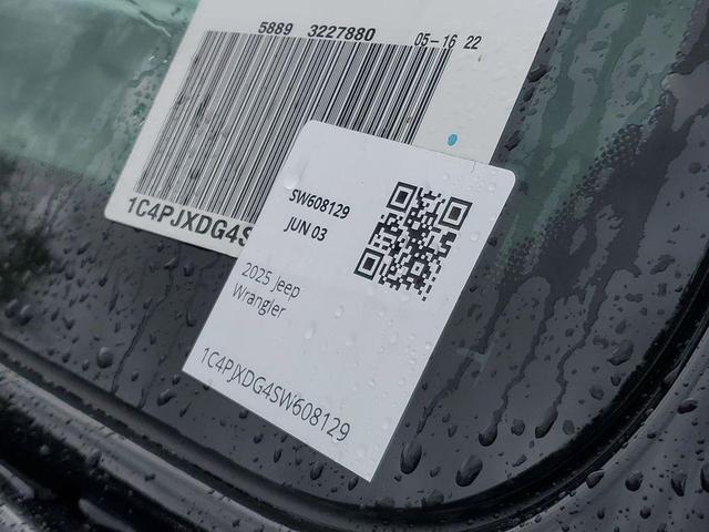 Photo of 2025 Black Clearcoat Jeep Wrangler