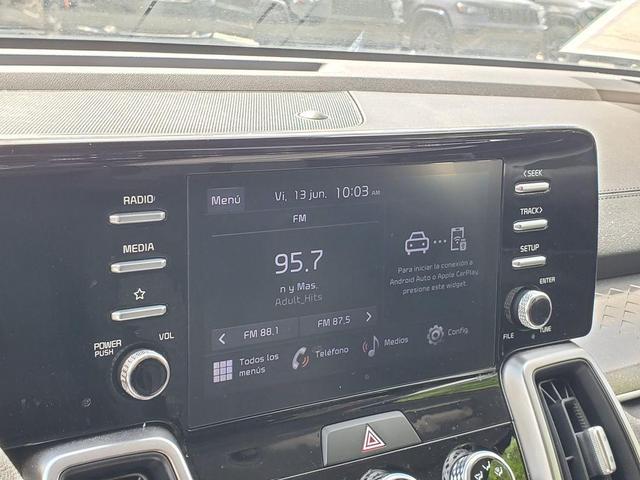 Photo of 2022 Everlasting Silver Kia Sorento