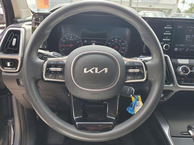 Photo of 2022 Everlasting Silver Kia Sorento