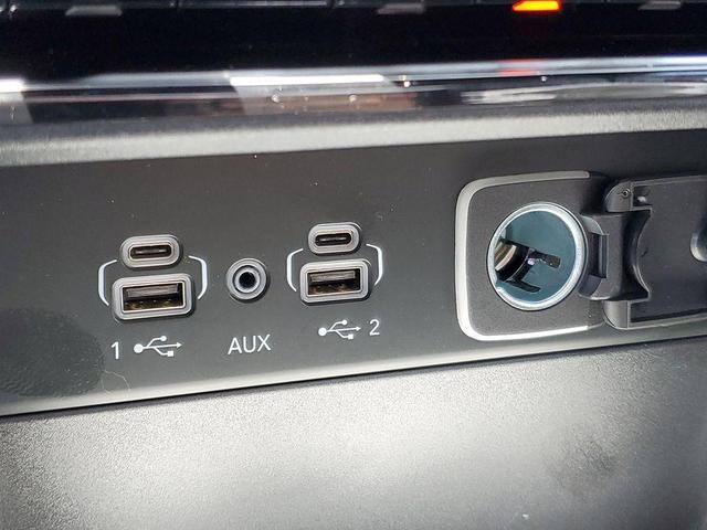 Photo of 2025 Metallic Jeep Grand Cherokee L