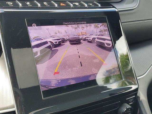 Photo of 2025 Metallic Jeep Grand Cherokee L