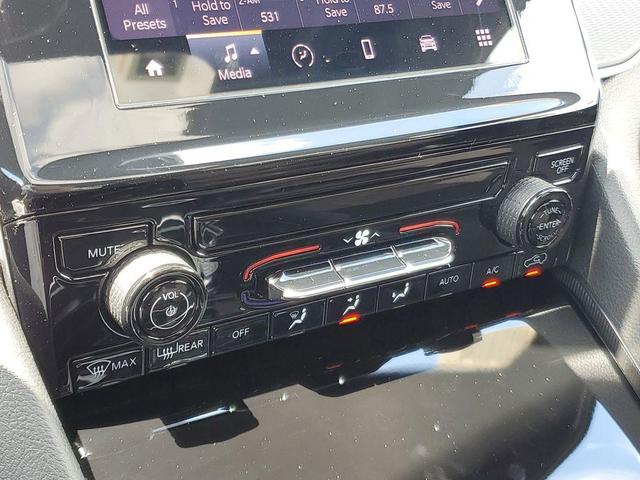 Photo of 2025 Metallic Jeep Grand Cherokee L