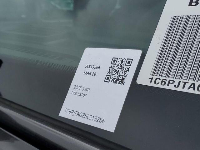 Photo of 2025 Granite Crystal Clearcoat Metallic Jeep Gladiator