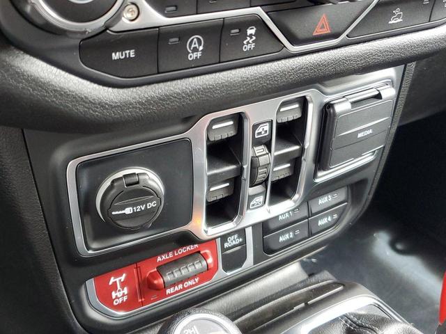 Photo of 2025 Granite Crystal Clearcoat Metallic Jeep Gladiator