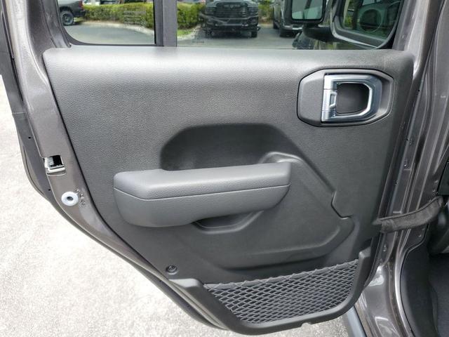 Photo of 2025 Granite Crystal Clearcoat Metallic Jeep Gladiator
