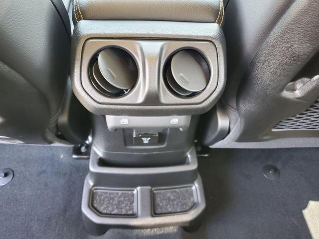 Photo of 2025 Granite Crystal Clearcoat Metallic Jeep Wrangler
