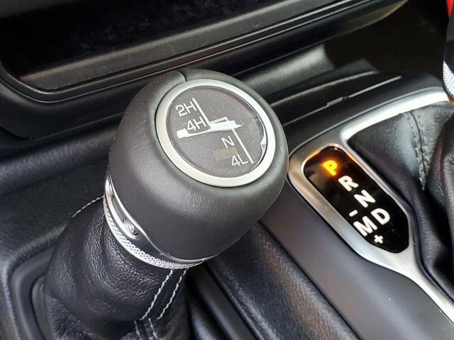 Photo of 2025 Granite Crystal Clearcoat Metallic Jeep Wrangler