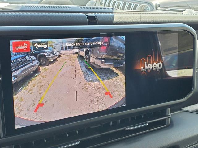 Photo of 2025 Granite Crystal Clearcoat Metallic Jeep Wrangler