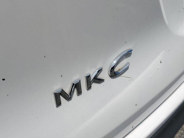 Photo of 2017 White Platinum Lincoln MKC