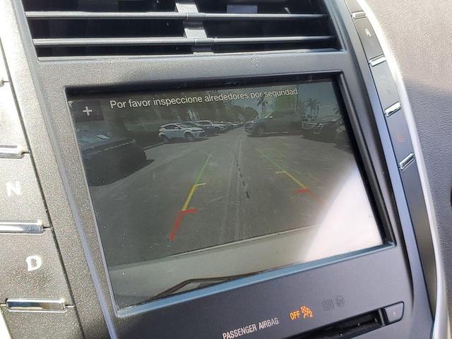 Photo of 2017 White Platinum Lincoln MKC