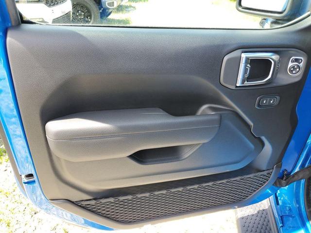 Photo of 2025 Hydro Blue Pearl Jeep Wrangler