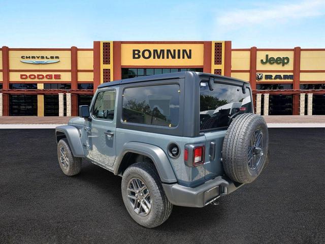 Photo of 2025 Anvil Clearcoat Jeep Wrangler