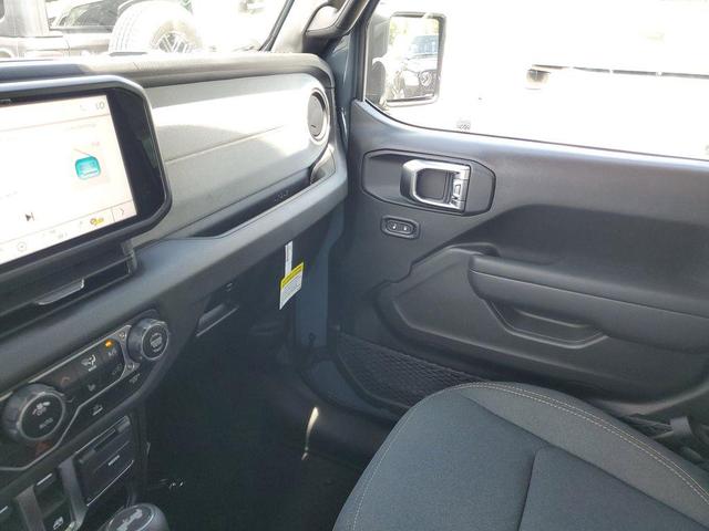 Photo of 2025 Anvil Clearcoat Jeep Wrangler