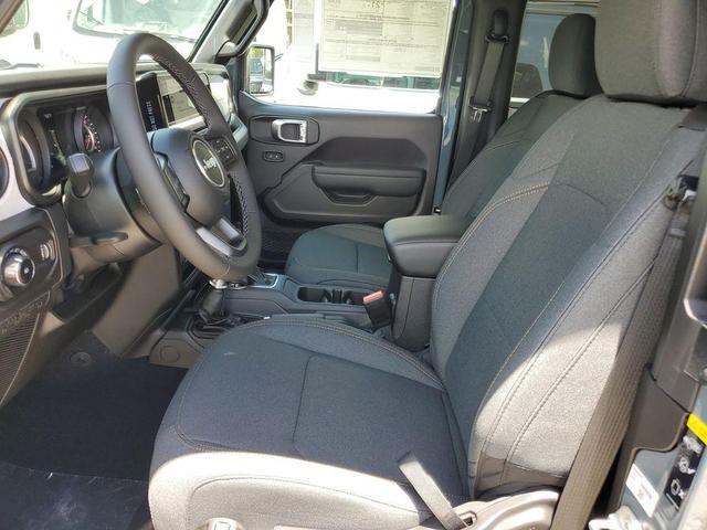 Photo of 2025 Anvil Clearcoat Jeep Wrangler