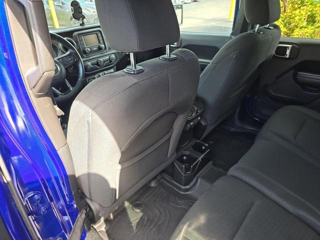 Photo of 2018 Ocean Blue Metallic Jeep Wrangler Unlimited