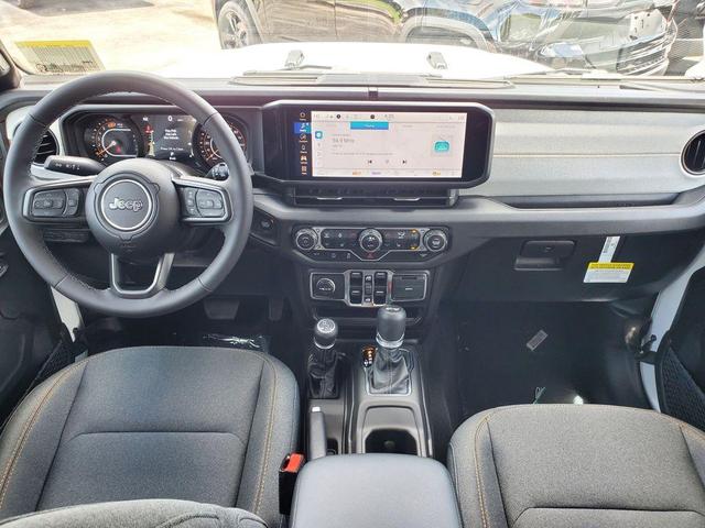 Photo of 2025 Bright White Clearcoat Jeep Wrangler