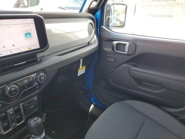 Photo of 2025 Hydro Blue Pearl Jeep Wrangler