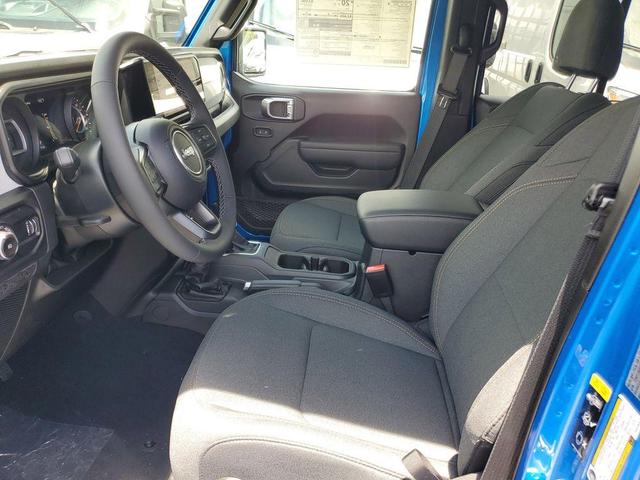 Photo of 2025 Hydro Blue Pearl Jeep Wrangler