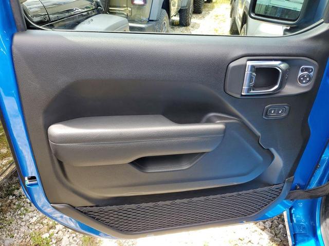 Photo of 2025 Hydro Blue Pearl Jeep Wrangler