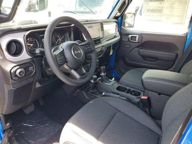 Photo of 2025 Hydro Blue Pearl Jeep Wrangler