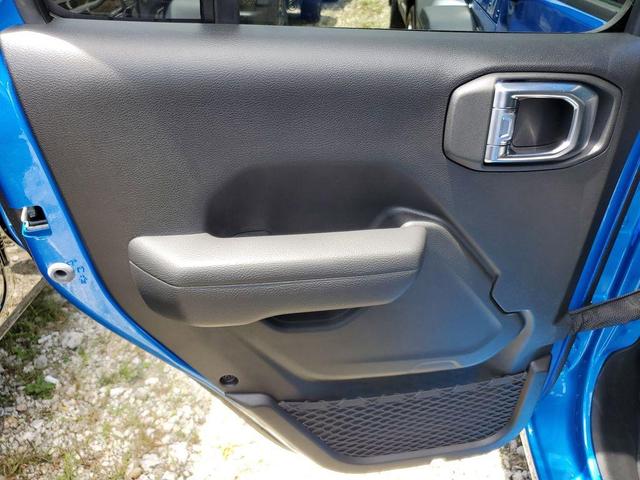 Photo of 2025 Hydro Blue Pearl Jeep Wrangler
