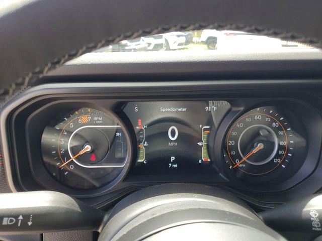 Photo of 2025 Granite Crystal Clearcoat Metallic Jeep Wrangler