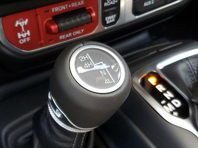Photo of 2025 Granite Crystal Clearcoat Metallic Jeep Wrangler